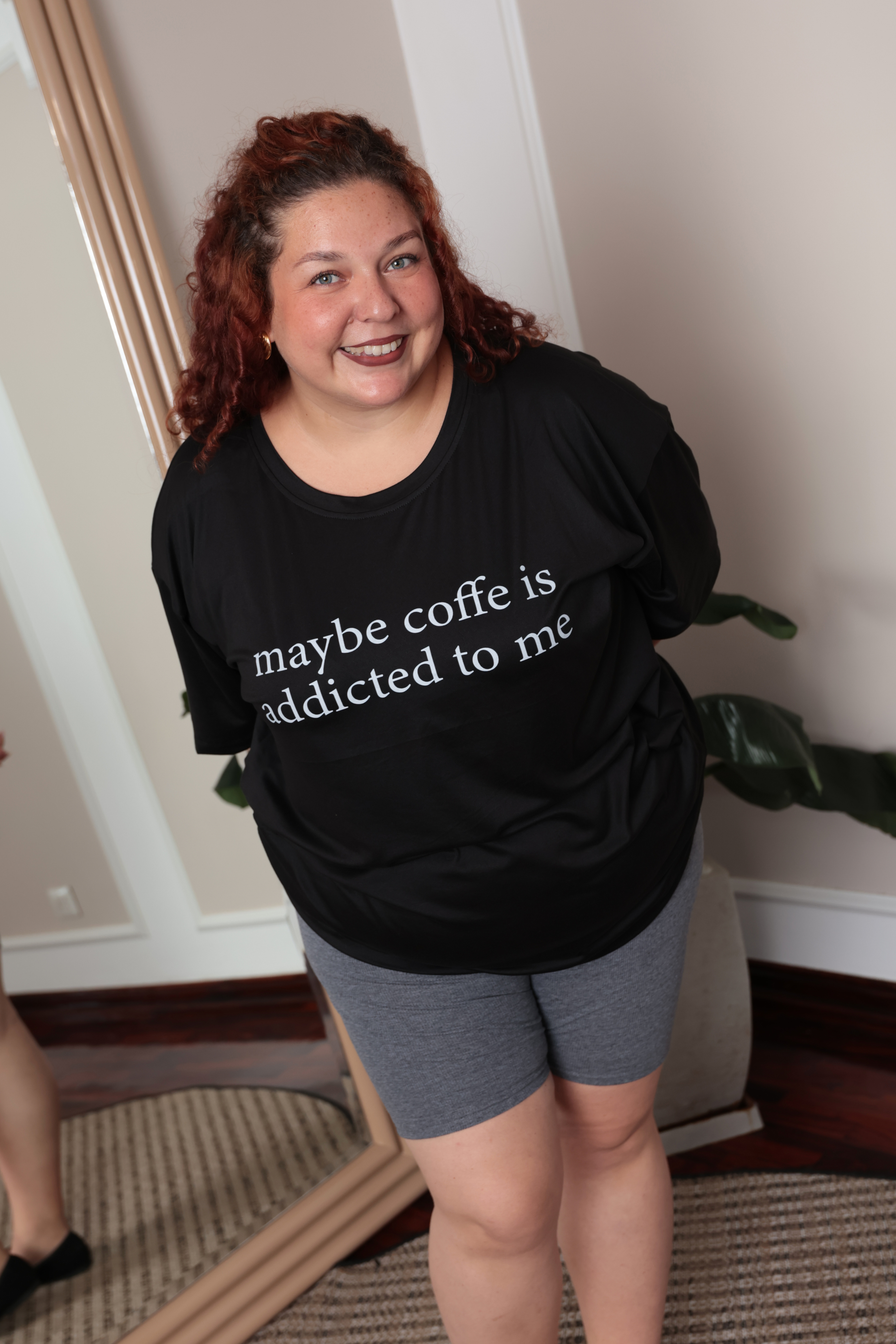 BÁSICO OVERSIZE: MAYBE COFFEE IS ADDICTED TO ME