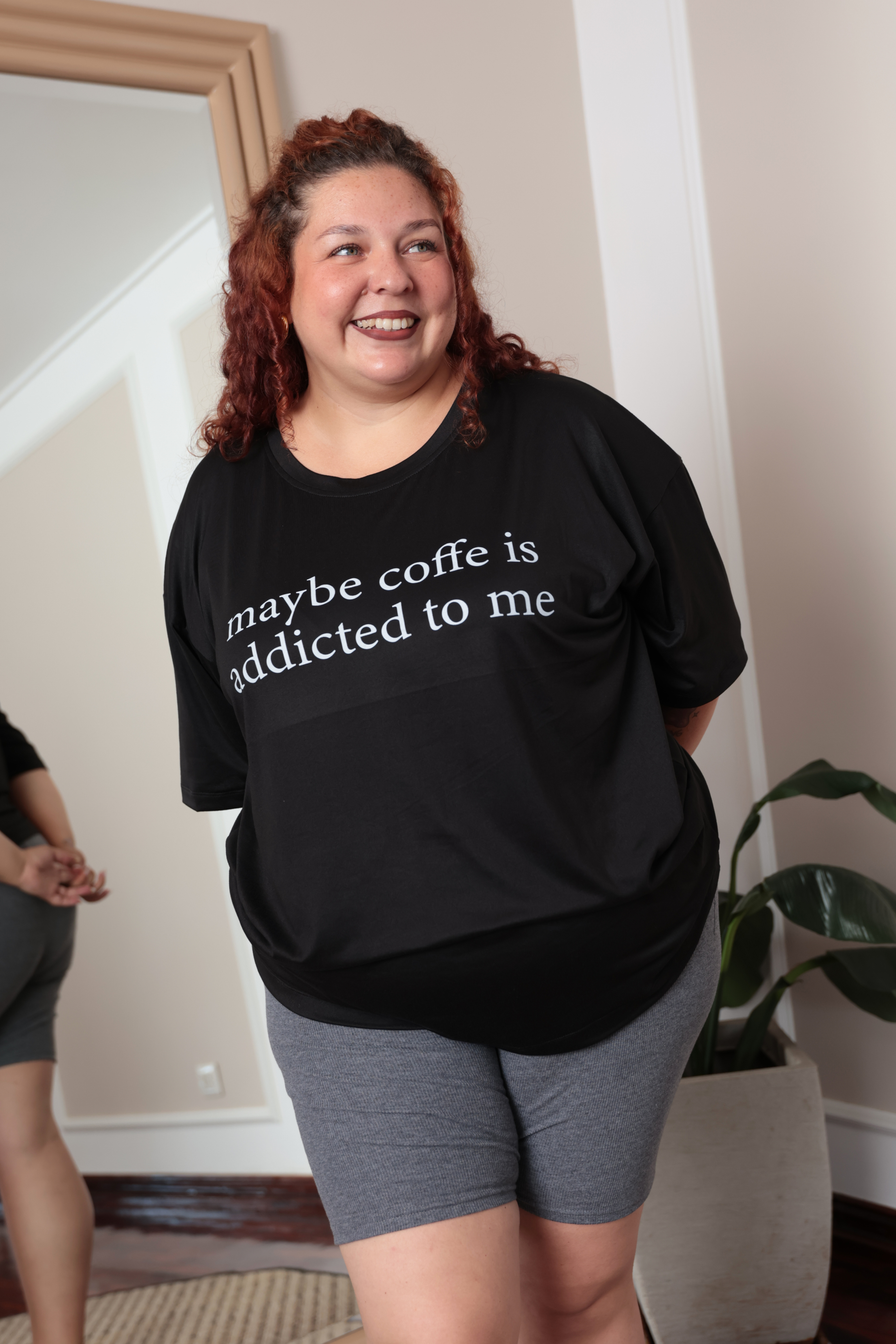 BÁSICO OVERSIZE: MAYBE COFFEE IS ADDICTED TO ME