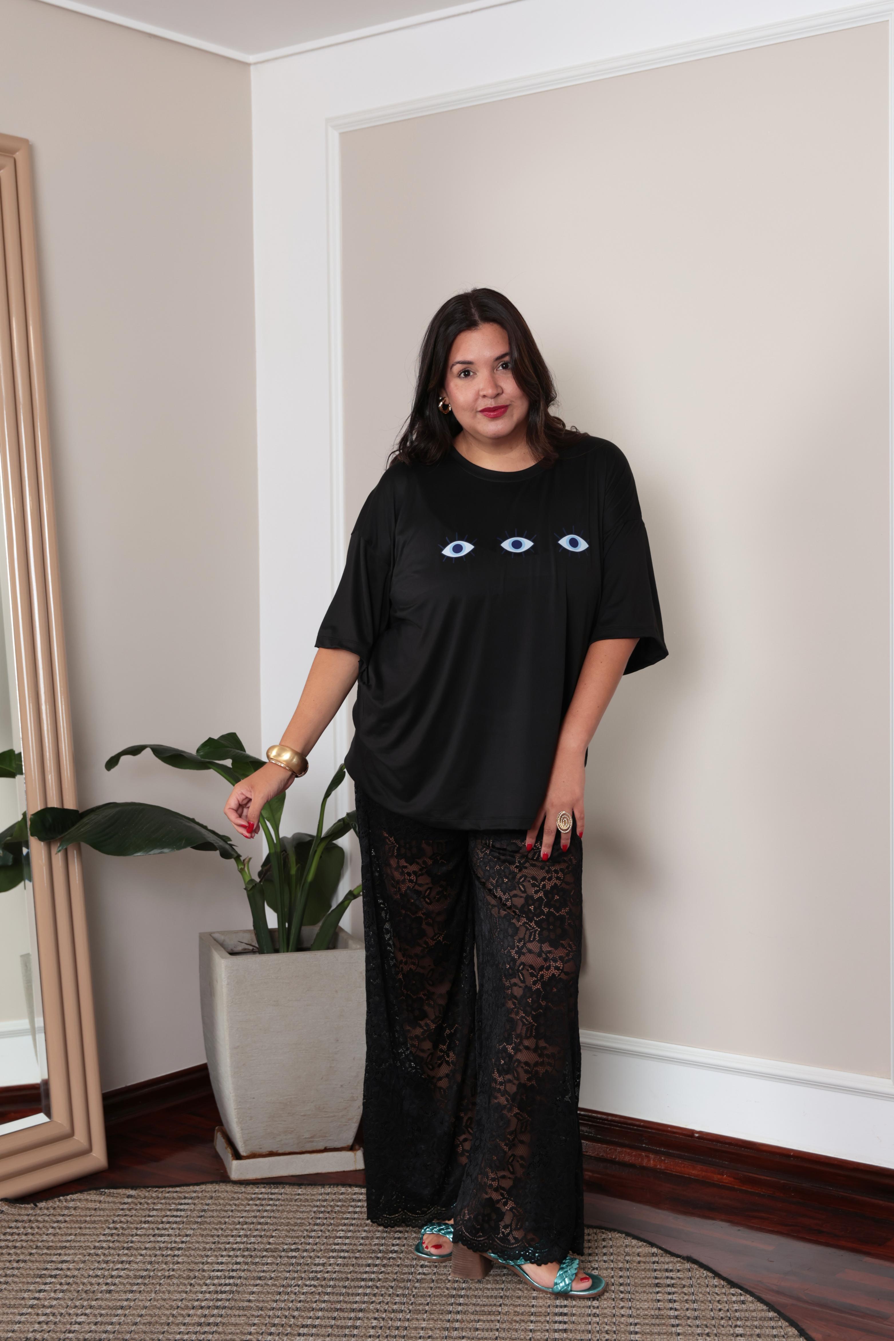 BÁSICO OVERSIZE: OJOS TURCOS